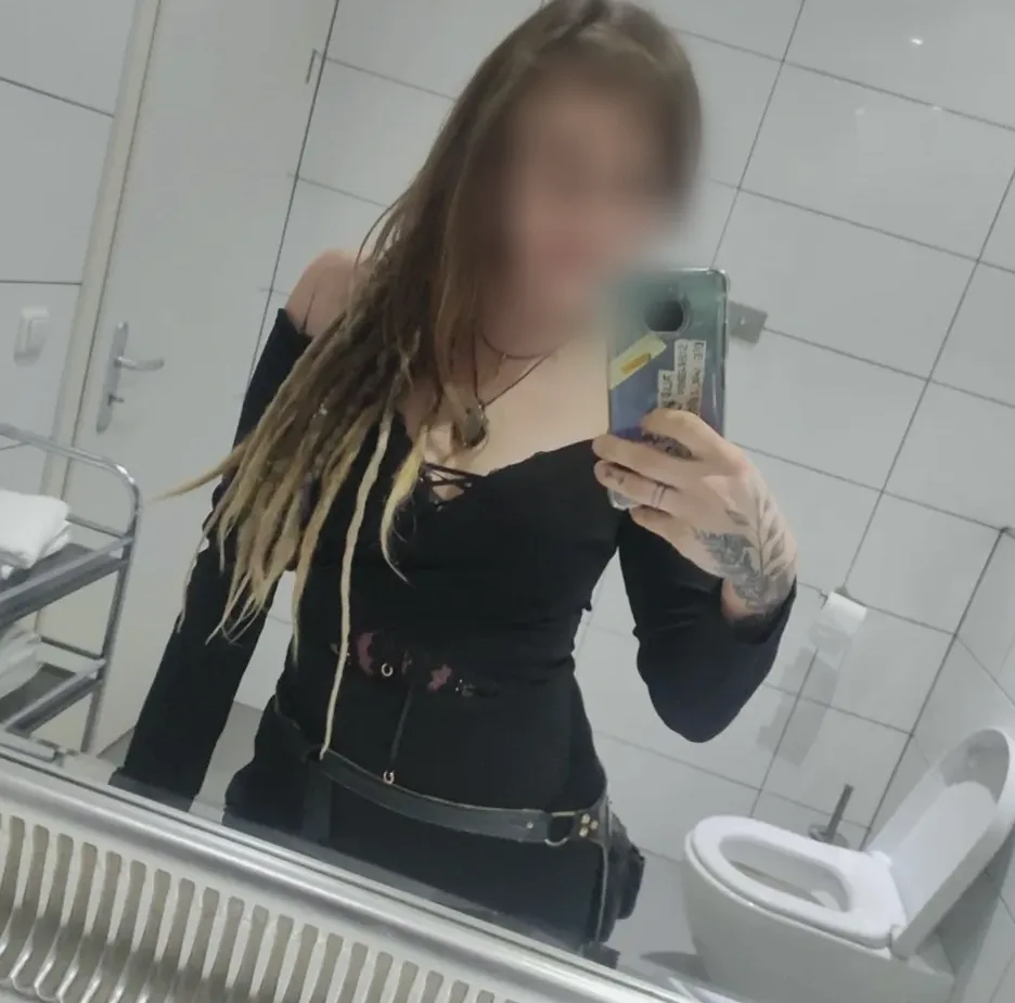 Nadja, 30