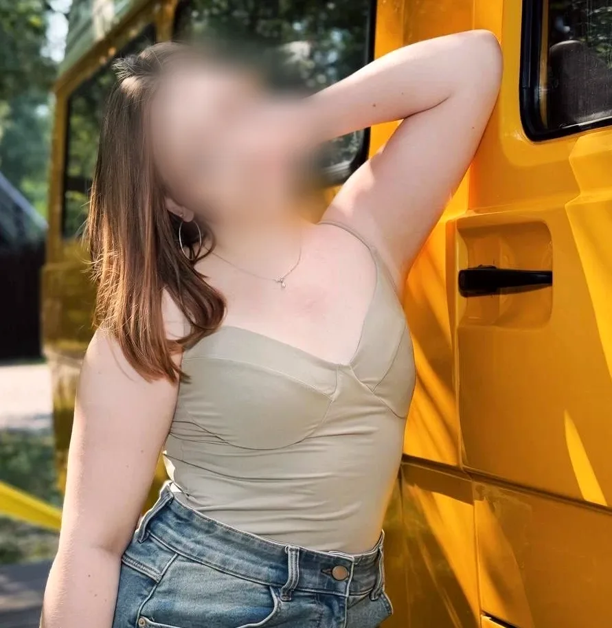 Nele, 19